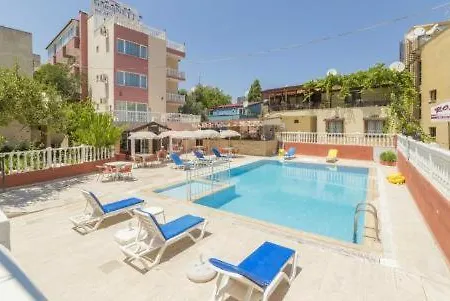 Grand Nett Beach Otel كوشاداسيه