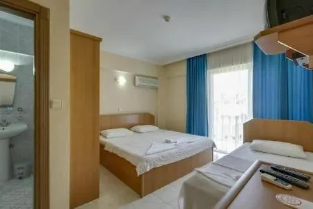 Grand Nett Beach Otel كوشاداسيه